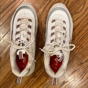Fila women’s tennis shoes